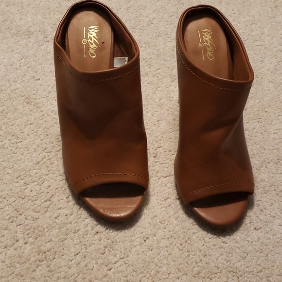 Mossimo heels - Picture 2 of 4
